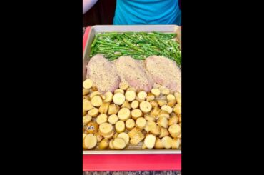 Parmesan Crusted Chicken Sheet Pan Dinner #easyrecipes #healthy #dinnerideas