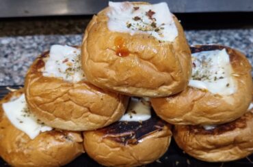 Healthy Breakfast Recipe/ Egg Cheez Bun Recipe/Gym Lovers like to eat preper only 10 minutes