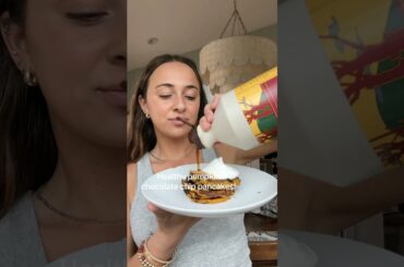 Gluten free DELICIOUS pumpkin pancakes!!! #fallrecipe #healthybreakfast #pumpkinspice #nutritionist