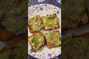 Indian style avocado toast | healthy snack #postworkoutsnack #preworkoutsnack #shortsvideo #fyp