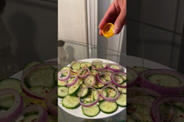 Make This Easy Salad! | #saladinspiration  #healthy  #salads #whatieatinaday #fyp #shorts #recipe