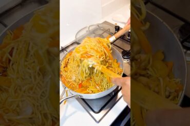 She cooked a very delicious healthy dinner #stirfry #dinnerinspiration #dinnerideas #dinnerrecipes