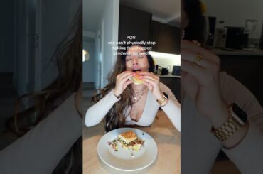 A healthy sandwich that requires minimum effort and less than 5 min #easylunchrecipe #simplerecipe