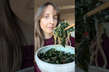 NON-TOXIC ANTI-INFLAMMATORY WAKAME SEAWEED SALAD @cookingforpeanuts eat daily! Get your iodine!