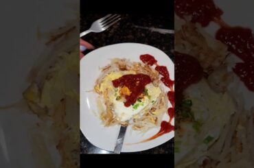 Crispy Hash Browns with Protein-Packed Eggs#HealthyBreakfast #SimpleEats #ComfortFood