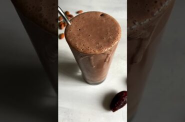 CHOCOLATE PROTEIN SMOOTHIE RECIPE FOR WEIGHT LOSS | Easy & Healthy Breakfast Ideas