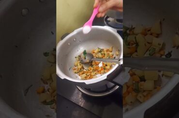 Simple and healthy Lunch recipe for 9-12 months babies ep-1-Veg pulav #shorts #youtubeshorts