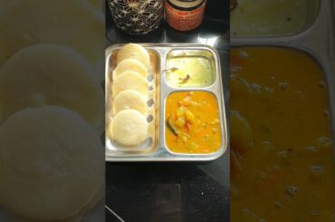 Idli sambhar#healthy breakfast ideas#southindianbreakfast#idli#food#shortsfeed#ytshorts#shorts#viral