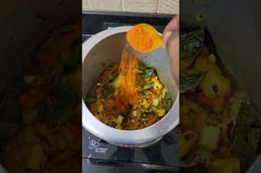 Maharashtrian style Dal Khichdi #recipe#pulao#easyrecipe#dinner#foodblogger #foodstagram #foodshorts