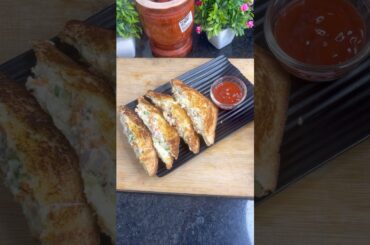 Trending Recipe of Cheese Sandwich#recipe #healthy #breakfast #shorts #prachihomekitchen