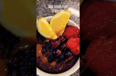 Healthy Chocolate Microwave Cake in Only 2 Minutes! #microwavecake #healthyrecipes