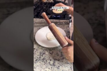 Aapne try Kia? #avocadorecipes #avocado #avocadoparatha #healthyrecipes #easyrecipes #indiansinusa