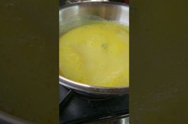 Haldi waala dudh#viralvideo#food#milk#healthy#winter#cookingvlog#shortvideo#foodie