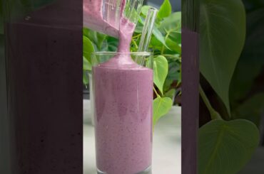 Avocado Blueberry Smoothie #recipe #healthy #smoothie