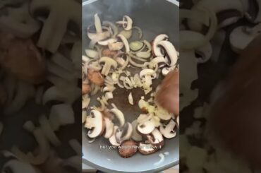 ONE PAN CREAMY MUSHROOM CHICKEN AND RICE