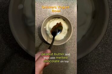 Snickers Yoghurt Bowl: the ultimate high-protein snack