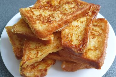 If you have toast, 2 eggs and milk at home, you can make a delicious breakfast. French toast recipe!