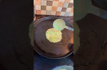 Healthy Breakfast Recipe |Oats Chilla Recipe |Chilla Recipe #shorts#youtubeshorts