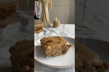 Sticky date oats#bakedoats #easyrecipe #breakfast #yummy #food #mealprep #healthyrecipes #plantbased