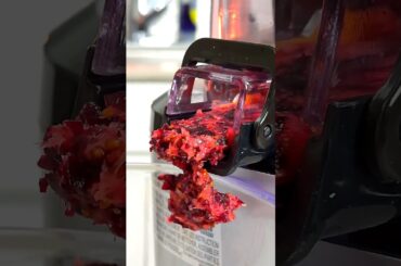 Cran-Apple Zinger! Follow for more juicing and healthy recipes! #juicing #juicer #cranberries