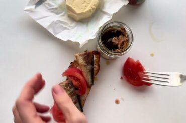 2-Minute Healthy Sardine Sandwich