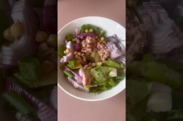 easy lunch tuna salad bowl. How to make healthy lunch in 10 minutes. #healthylunch #tunasalad