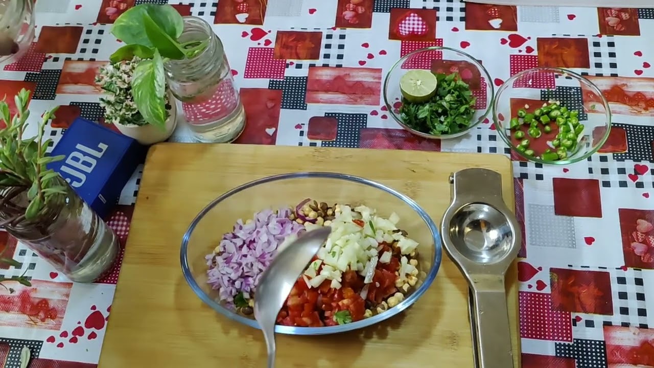 Healthy Roasted Kala Chana Chaat Recipe | simple salad recipe | Healthy Roasted Kala Chana Chaat Recipe | simple salad recipe |