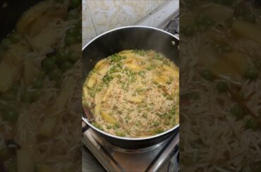 Aalu Matar ki pulao #arabic #music #food #food #food