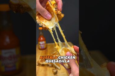 Low-calorie Buffalo Chicken Quesadilla (Full Recipe on my IG!)