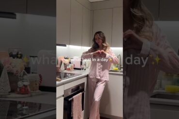 WHAT I EAT IN A DAY #diet #nutrition #caloriedeficit #whatieatinaday #health #fitness #healthylife