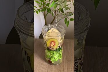 Day 365/48 of uploading healthy recipes #kiwi #kale #raisins #asmrsounds