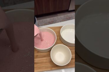 Make a berry yogurt dessert with me! #yogurt #dessert #recipe #berry #healthyrecipes #food #cooking