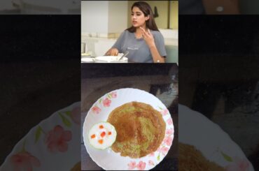 Janhvi kapoor's healthy food | Soft Soft moong dal chilla Recipe #viral #ytshort