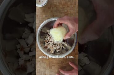 Pesto, tomato and mozzarella stuffed flatbreads.#food #easyrecipe #cooking #pesto #healthy