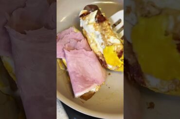 Cheese Ham Egg Sandwich #Sandwich #LoveSandwichForBreakfast #GrilledSandwich #OnePot