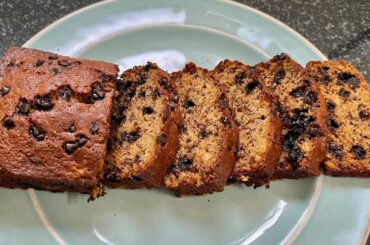 Brown Butter Chocolate Chip Banana Bread | Banana Bread Recipe | Soft & Moist Banana Bread |