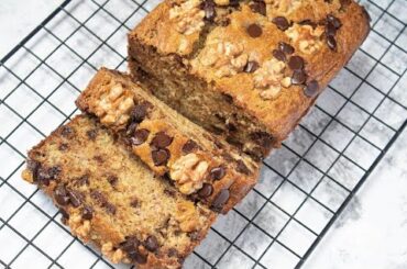 Simple chocolate chip banana bread recipe | Healthy chocolate chip banana bread recipe