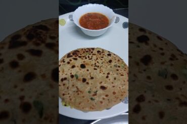 Homemade Gobhi Paratha: Crispy, Tasty, and Healthy #paratha #healthy #foodie #viralvideo #yummy