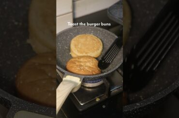 Egg McMuffin at home, breakfast sandwich recipe, how to make an egg sandwich