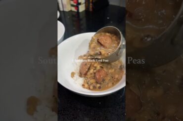2025 begins with a healthier version of this southern classic. #blackeyedpeas   #easyrecipes