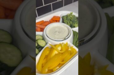 Healthy Ranch Dip with 14 grams of protein per 4 oz!  #healthysnacks #healthydip #highprotein