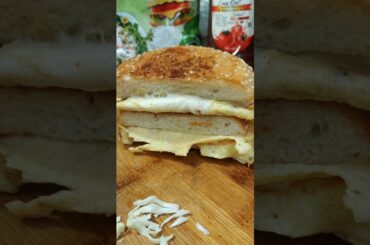 Lunchbox Recipe Idea | Egg Burger Recipe #shorts #lunchboxrecipe #trendingshorts #viral