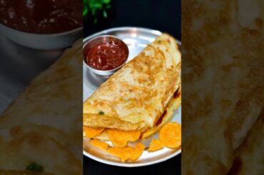 Delicious Egg Chips Paratha Recipe ! shorts #egg #paratha #eggparatha #youtubeshorts