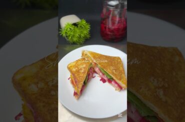 Bread Omelette Sandwich | Breakfast recipe #shortsfeed #breakfast #yummyfood #shortvideo #shorts