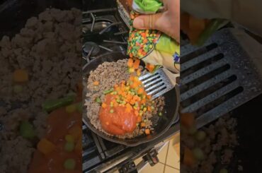 Dinner for less than $10 #poormanscomfortfood #dollartree #cheapdinner #easydinner