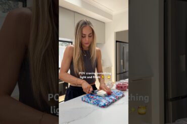 Healthy, Easy Summer Salad | Mango & Hot Honey Halloumi Salad #healthyfood #freshandfit #easyrecipe