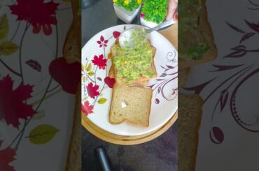 5-Minute Avocado Sandwich Recipe | Jaldi aur Healthy Snack Ka Idea!