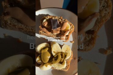 Healthy Banana Bread recipe (only 150cal per slice) #healthyrecipes #bananabread