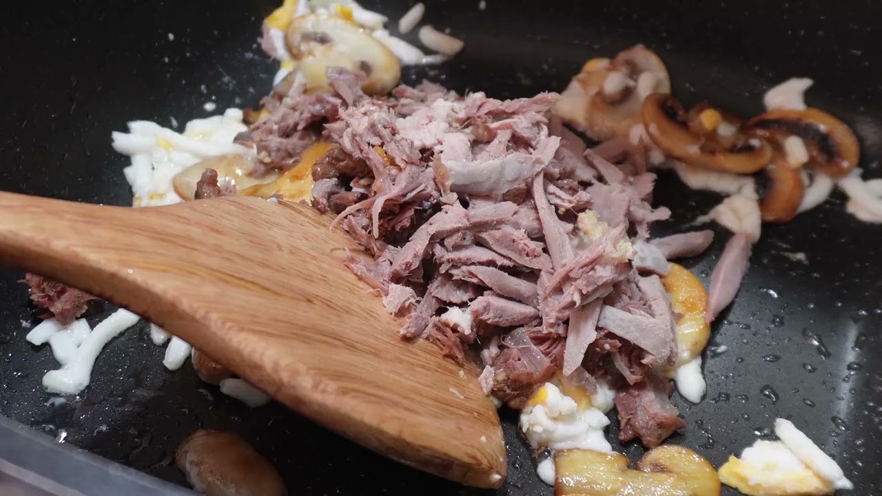 How to Make a Tongue Sandwich with Mushrooms and Pizza Cheese – A Delicious and Quick Meal!* How to Make a Tongue Sandwich with Mushrooms and Pizza Cheese - A Delicious and Quick Meal!*