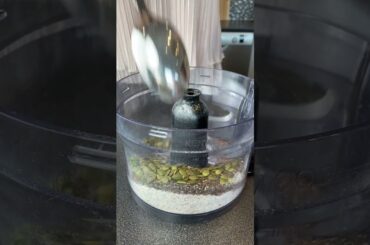 Healthy balls !! So delicious. Find recipe on my instagram @skyesmallhagman #healthyfood #recipe